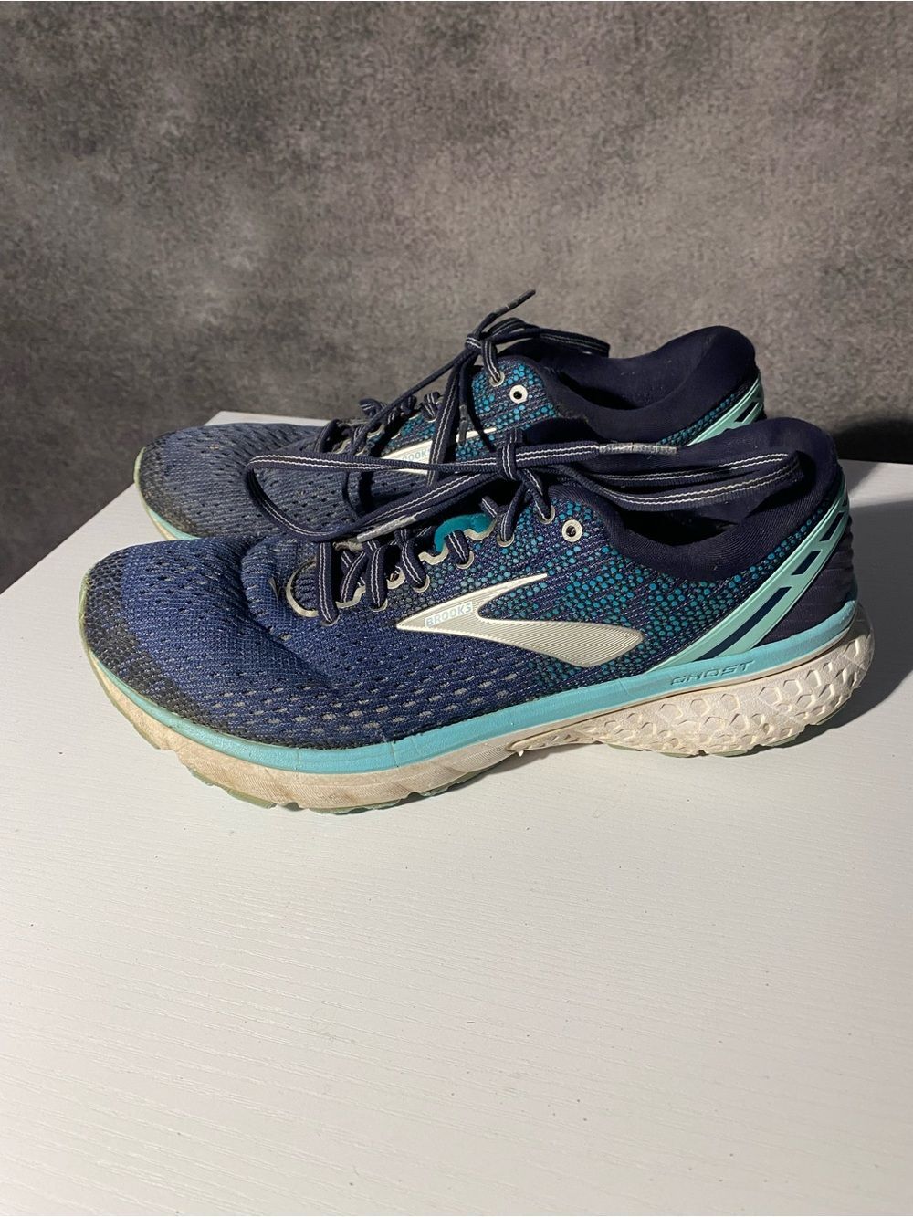 Brooks Ghost 11 Womens 9.5 B Running Shoes Navy Blue Teal Sneakers